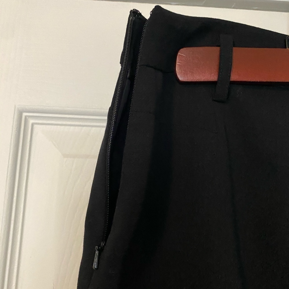 HOBBS Elegant Black Trousers for Versatile Style - Picture 4 of 7